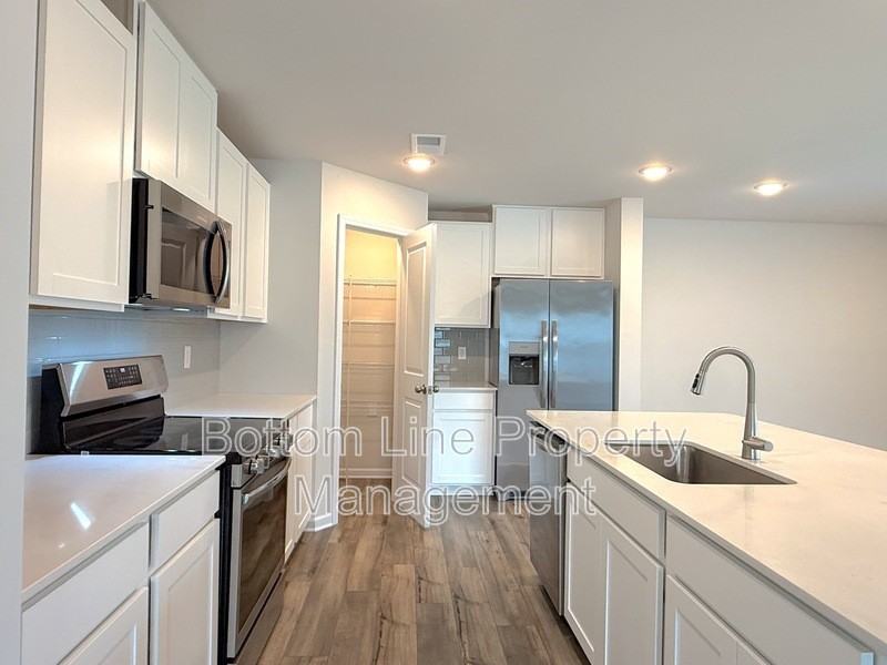 5336 Small St - Photo 7 of 26