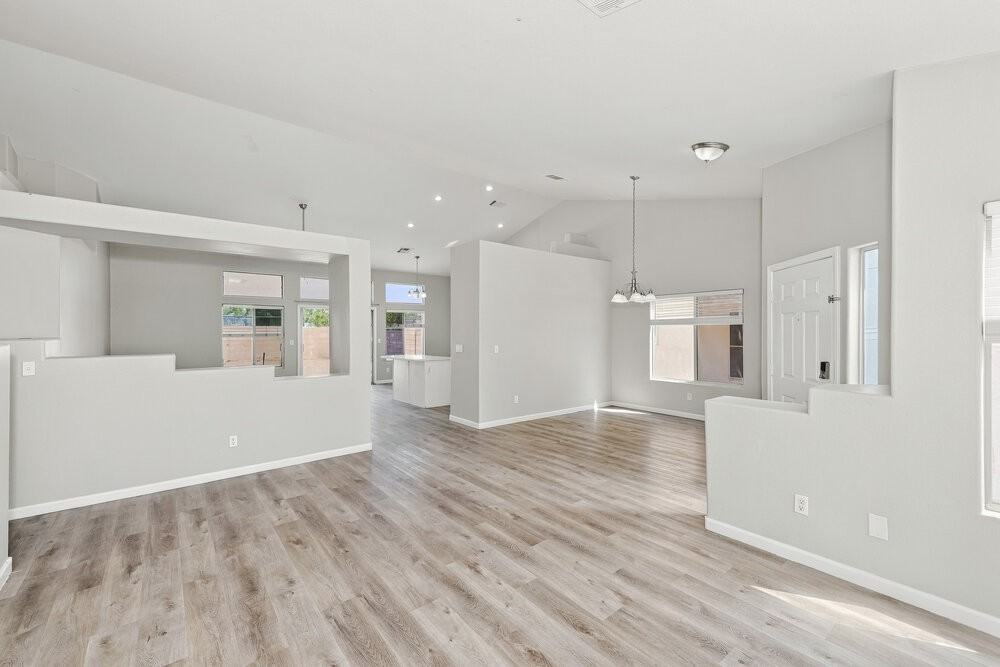 6180 Bruma Ave - Photo 4 of 16