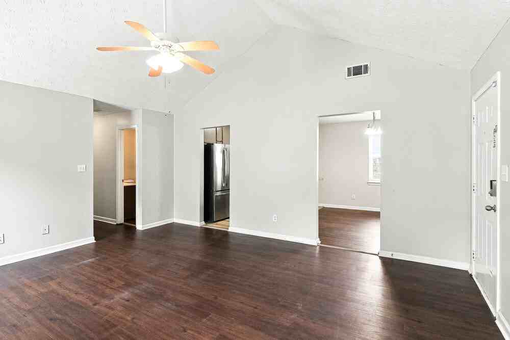 505 Horseshoe Cir - Photo 5 of 17