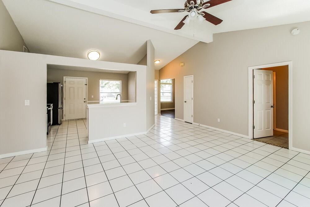 3750 Barbizon Cir S - Photo 4 of 16