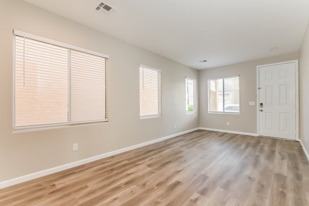 10968 Scotch Rose St - Photo 5 of 17