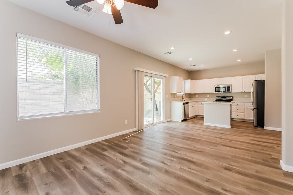 10968 Scotch Rose St - Photo 6 of 17