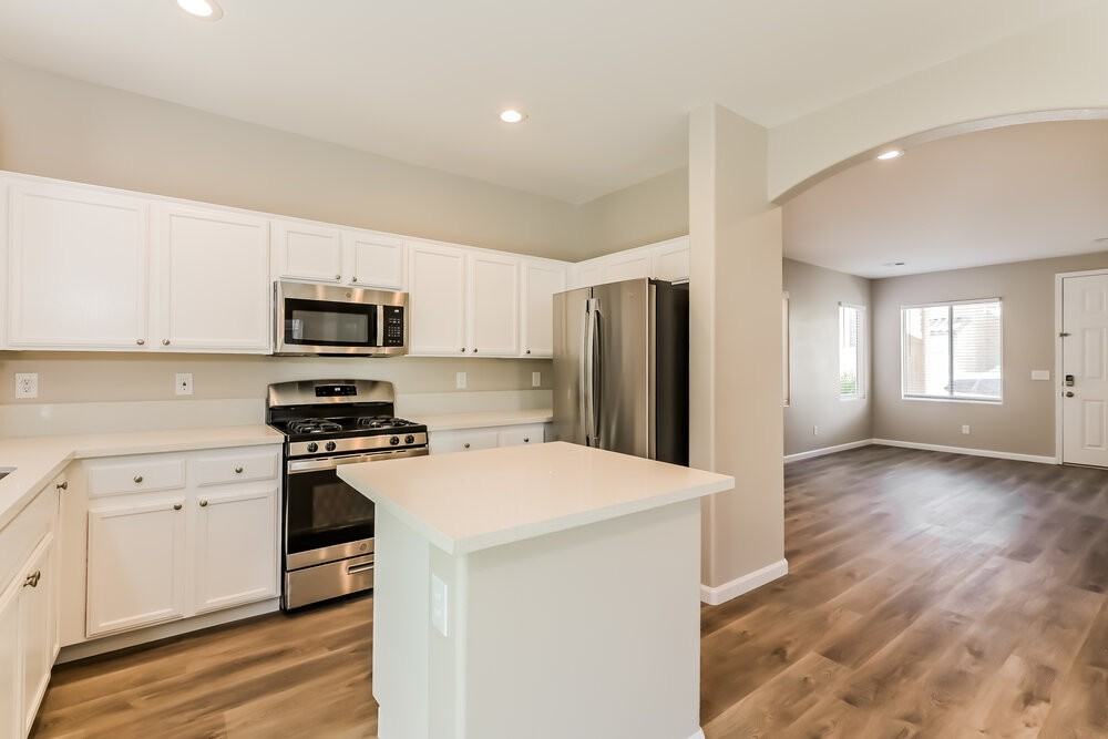 10968 Scotch Rose St - Photo 7 of 17