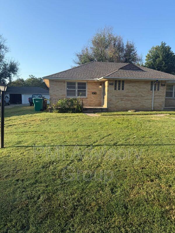 3531 Sw 9th St - Photo 2 of 7