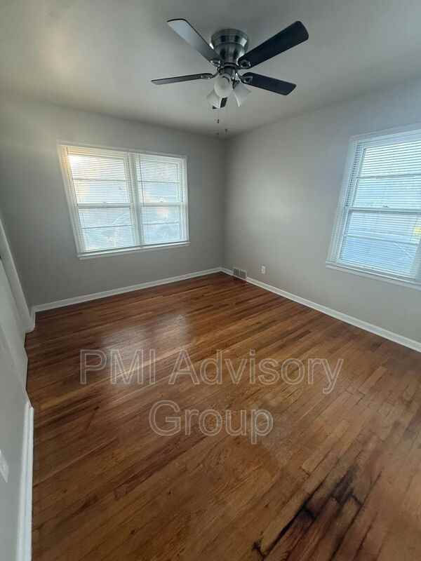 3531 Sw 9th St - Photo 5 of 7