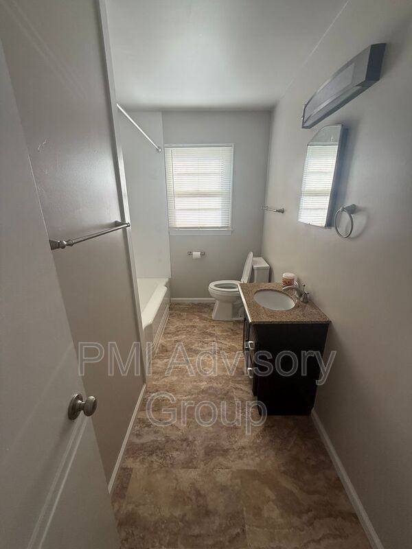 3531 Sw 9th St - Photo 7 of 7