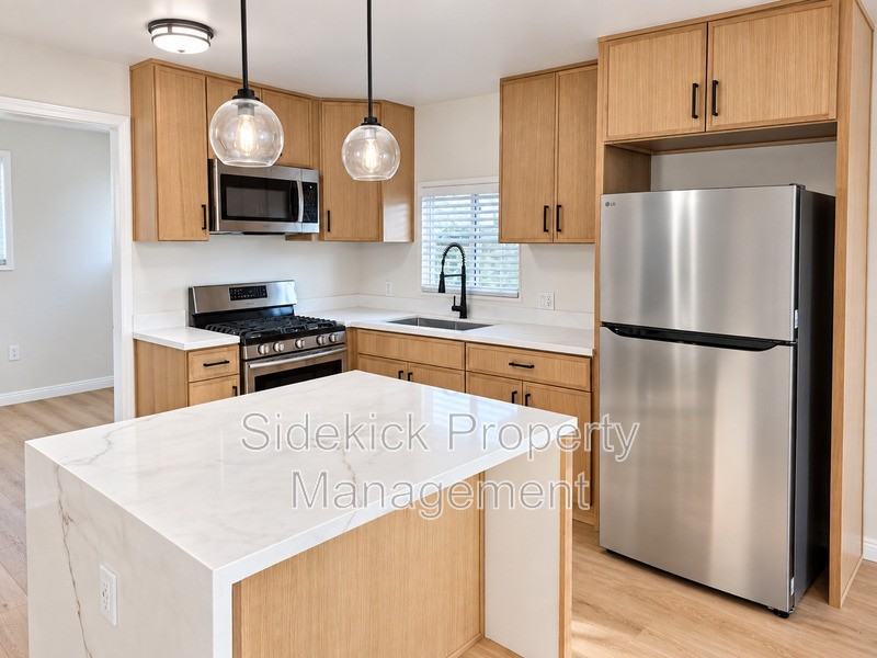 4748 Pine St - Photo 6 of 21