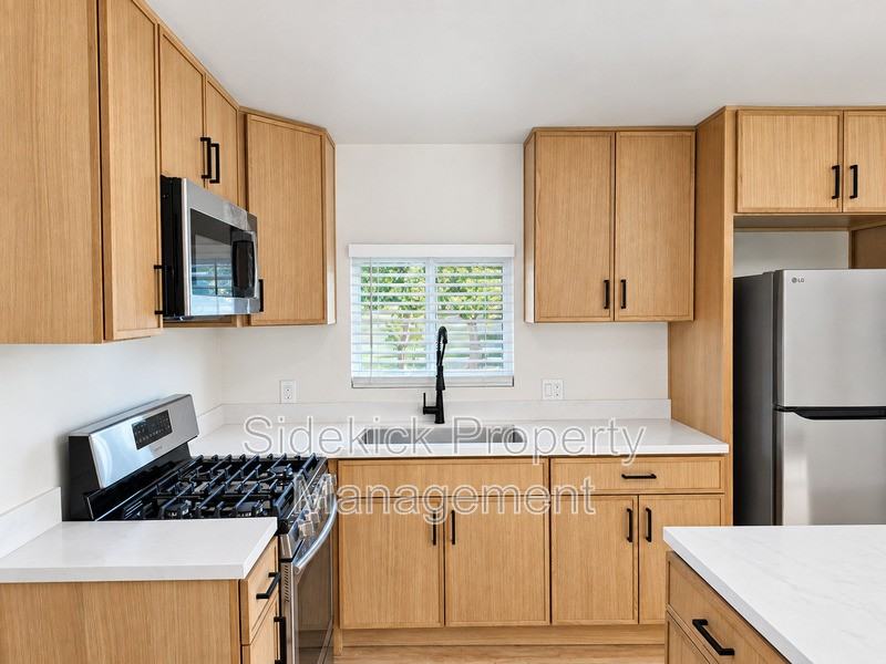 4748 Pine St - Photo 7 of 21