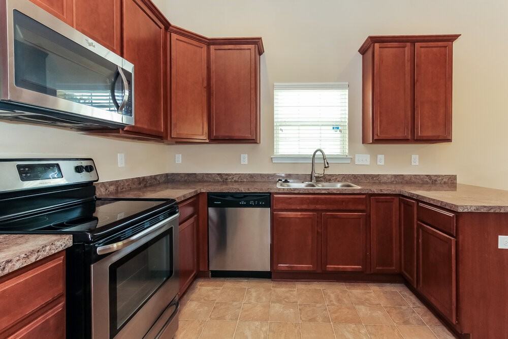 3324 Mortemer Ln - Photo 7 of 16