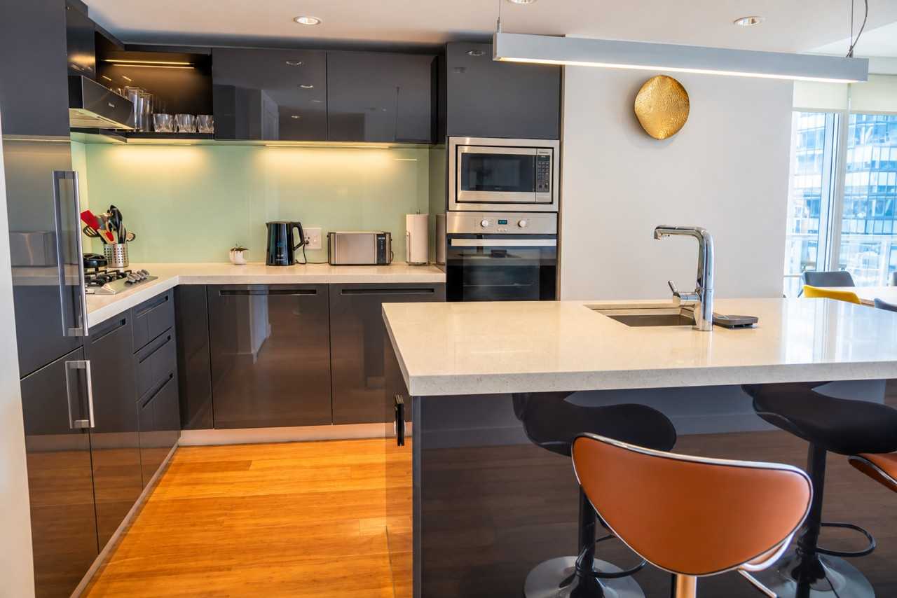 777 Richards St - Photo 3 of 15