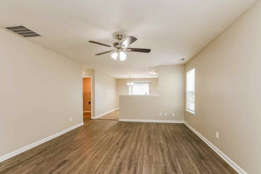 522 Venus Dr - Photo 4 of 16