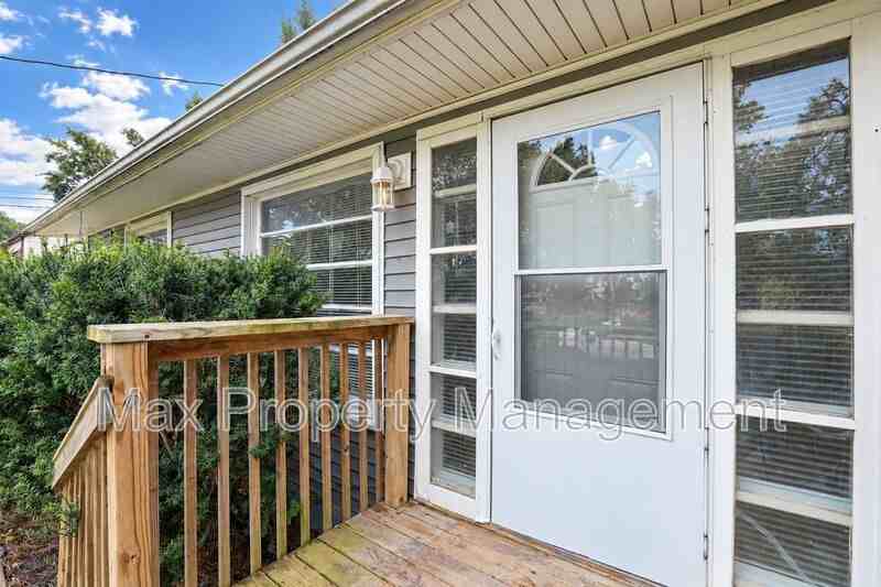 6306 Sherrick Ave - Photo 5 of 21