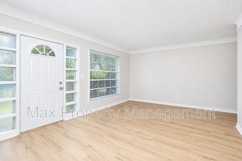 6306 Sherrick Ave - Photo 7 of 21
