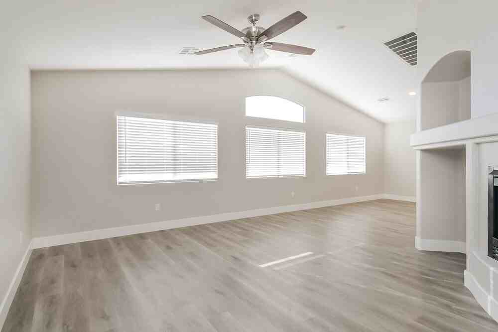 7243 Twin Maples Ct - Photo 5 of 17