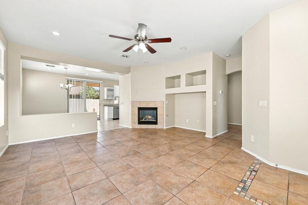 17518 W Hope Dr - Photo 3 of 16