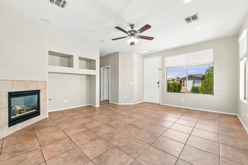 17518 W Hope Dr - Photo 4 of 16