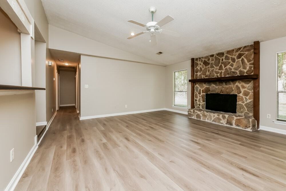 9380 Forest Knoll Dr - Photo 3 of 16