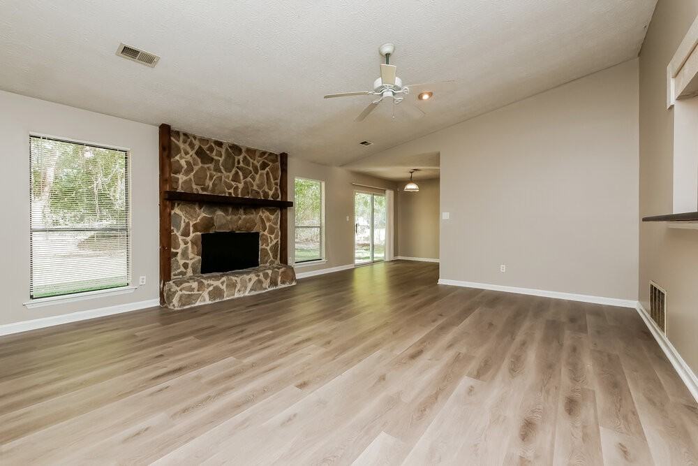 9380 Forest Knoll Dr - Photo 4 of 16