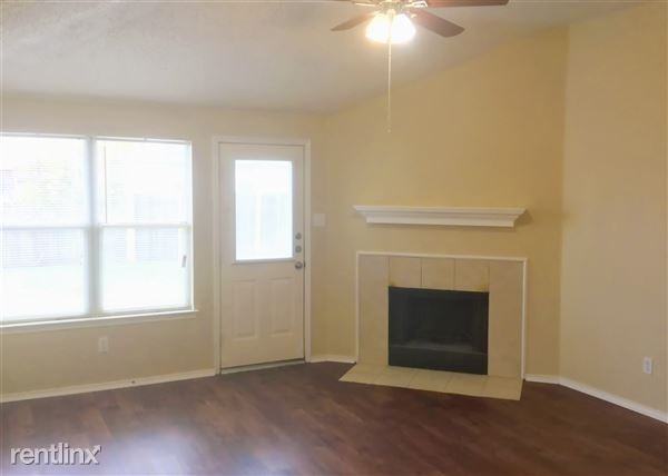 1009 Ridge Top Dr - Photo 2 of 5