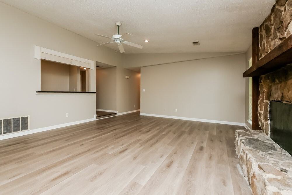 9380 Forest Knoll Dr - Photo 5 of 16