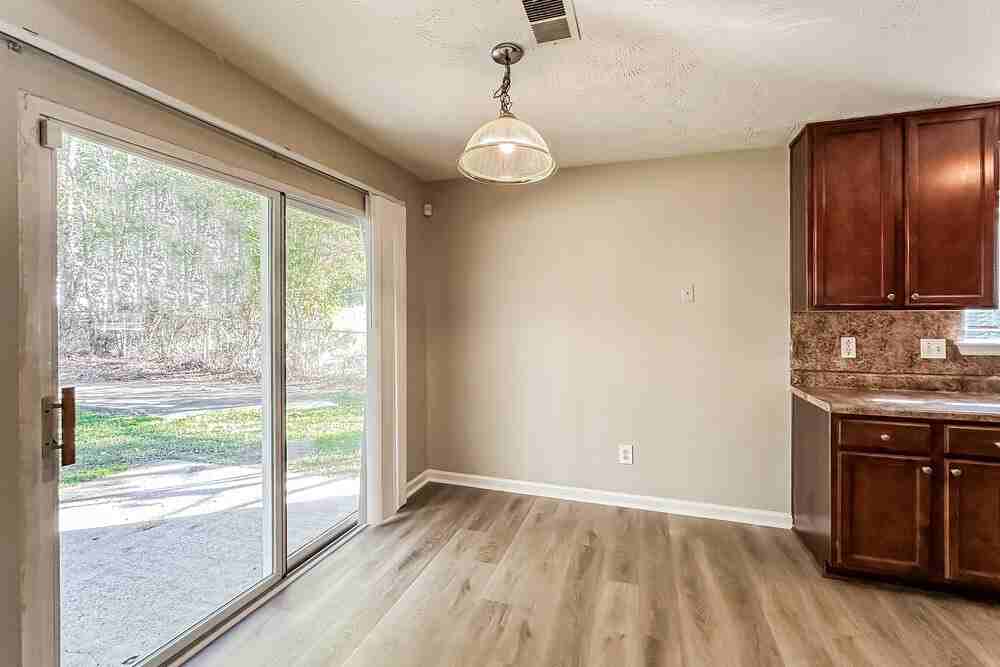 9380 Forest Knoll Dr - Photo 7 of 16