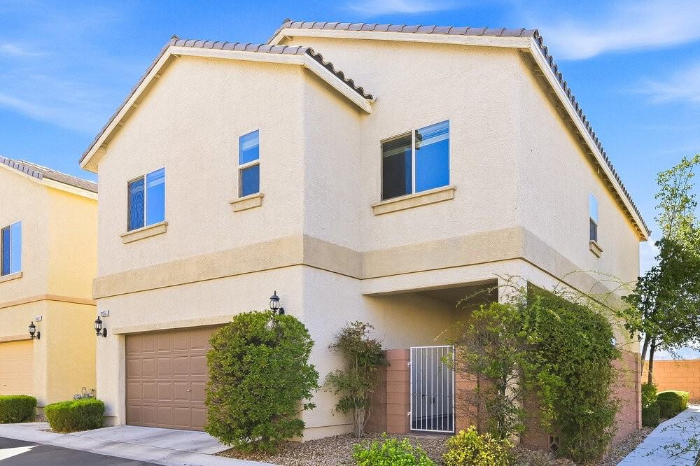 9655 Vega Carpio Ave - Photo 4 of 17