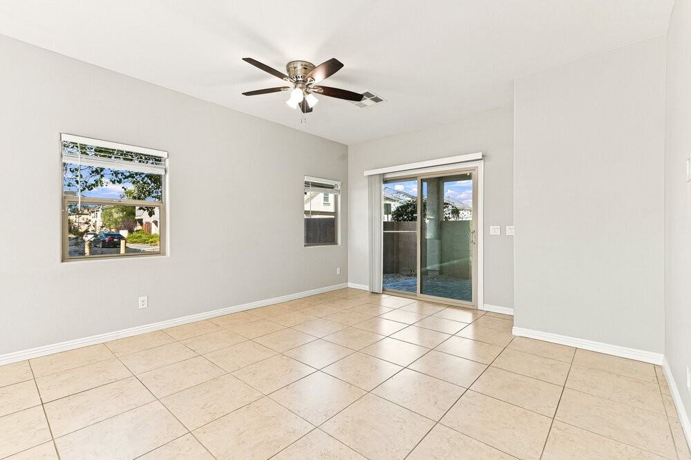 9655 Vega Carpio Ave - Photo 5 of 17