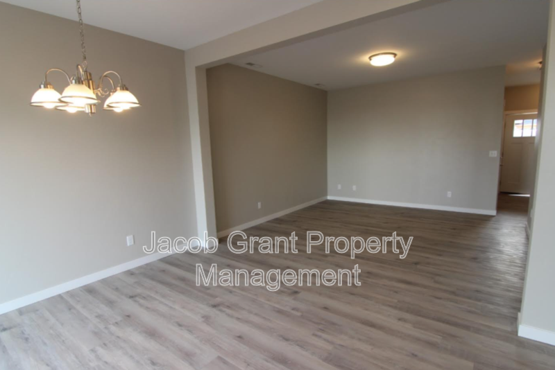655 Ruby Cir #102 - Photo 6 of 17