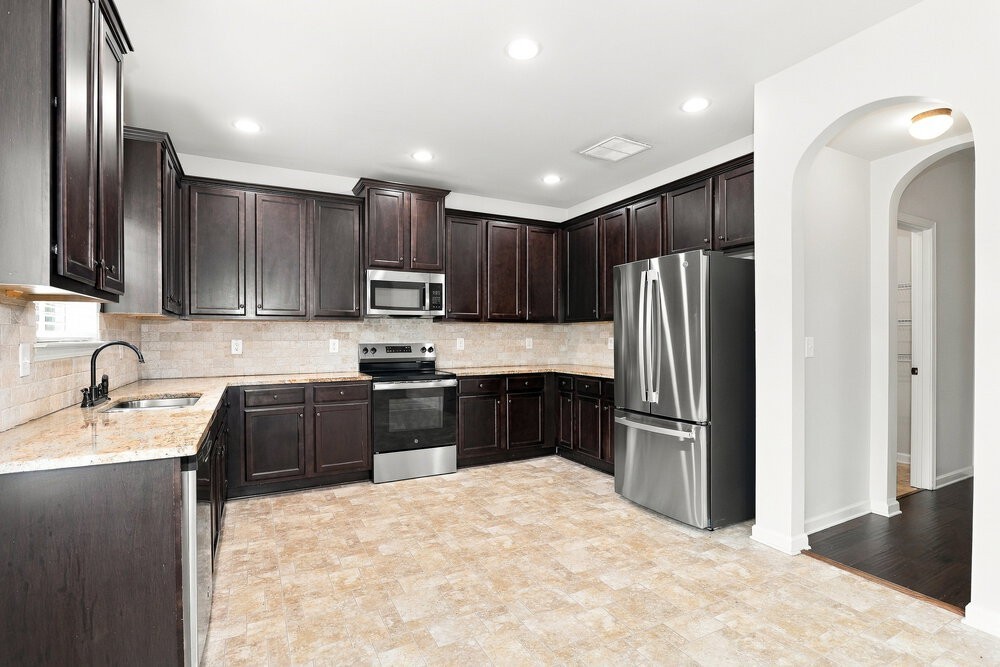 1216 Nottley Dr - Photo 7 of 17