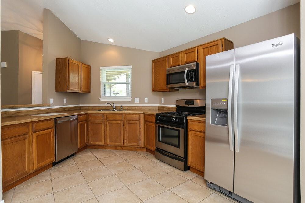 3311 Hartfield Ln - Photo 5 of 15