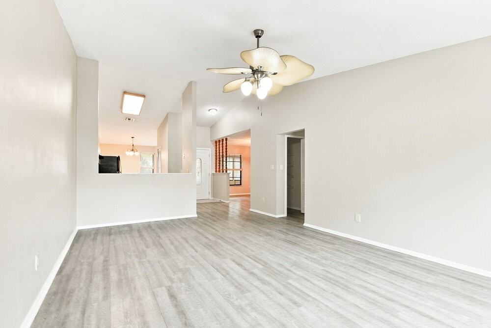 1029 Wainright Dr - Photo 5 of 16