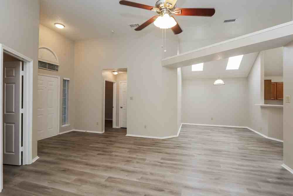 6609 Wildhaven Dr - Photo 5 of 16