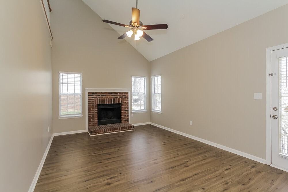 4714 Saxonbury Way - Photo 3 of 17