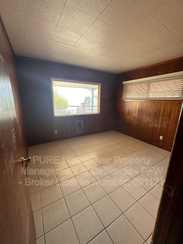 703 W Limited Ave - Photo 2 of 9