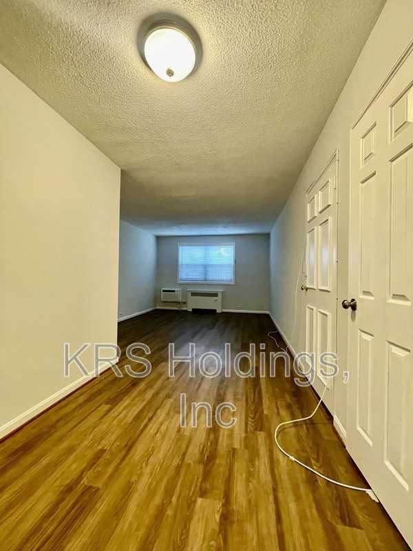 211 N Trenton St #4 - Photo 6 of 11