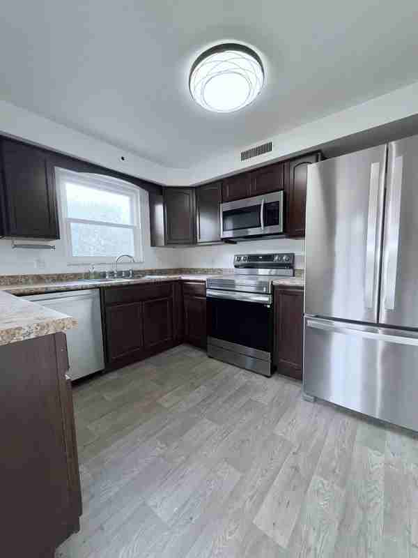 241 Bauman Ave - Photo 4 of 13