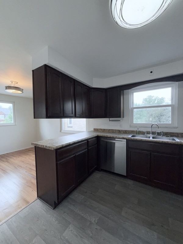241 Bauman Ave - Photo 5 of 13