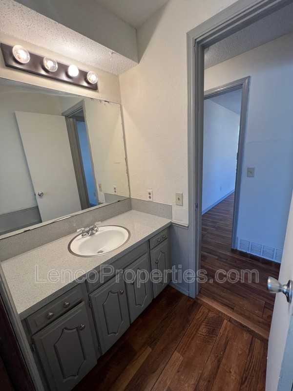 5221 Brookdale St - Photo 7 of 18