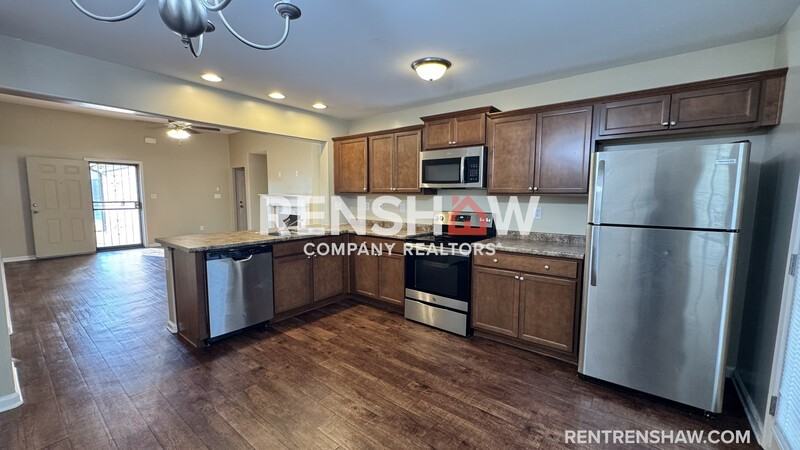 5240 Crossfield Rd - Photo 6 of 16