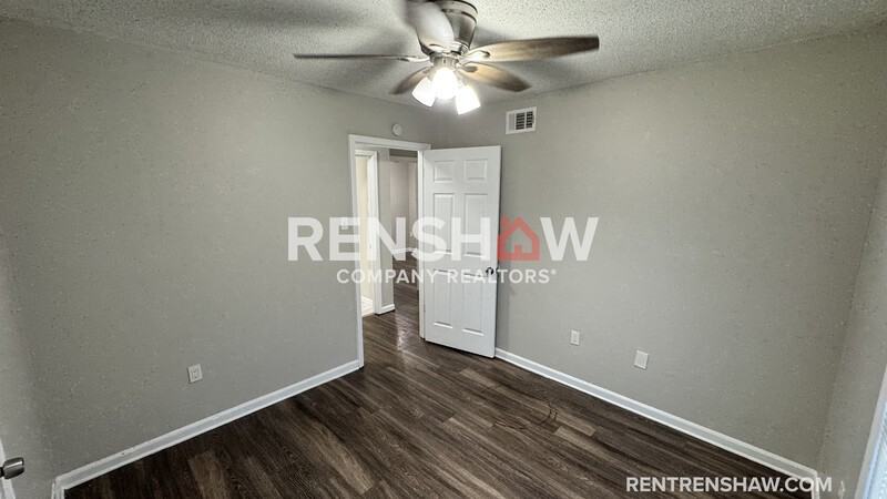 4247 Gladstone St - Photo 5 of 21