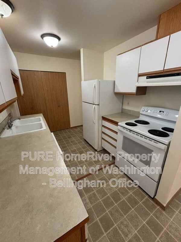 547 Woollen Rd - Photo 2 of 11
