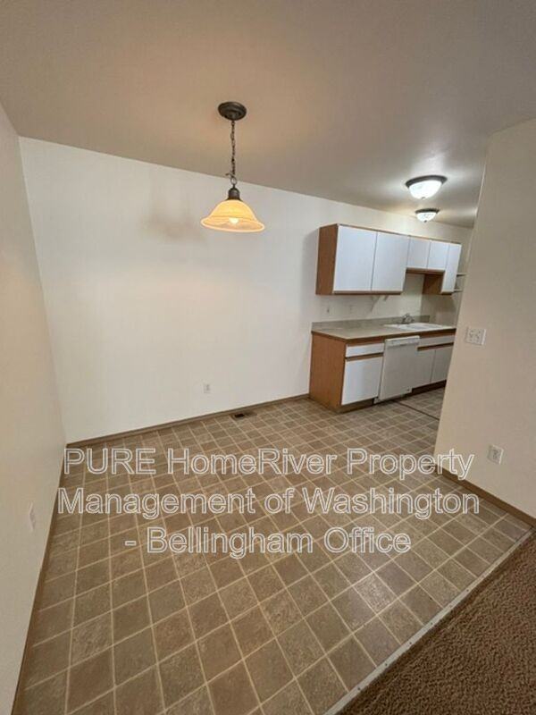 547 Woollen Rd - Photo 4 of 11