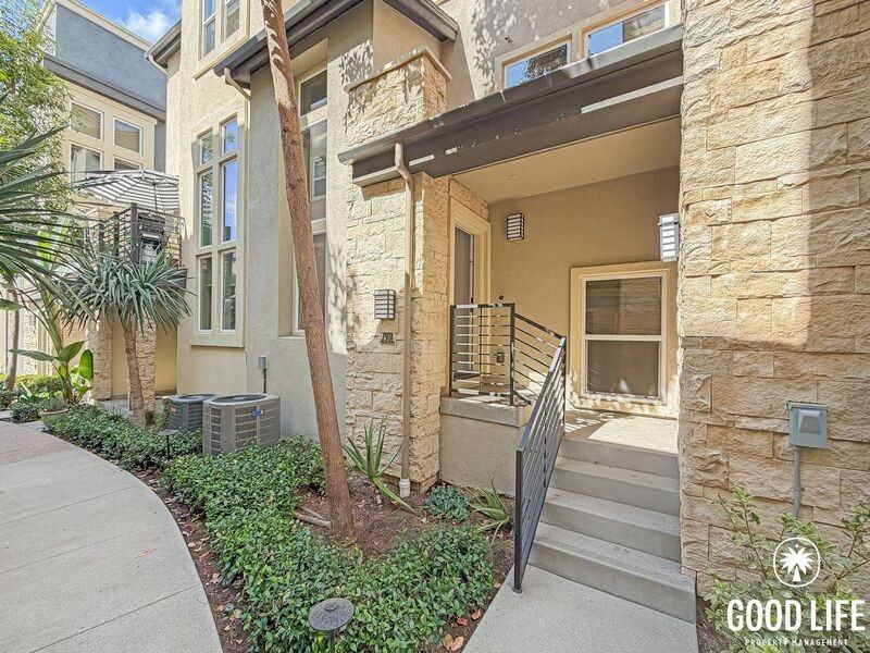 7911 Modern Oasis Dr