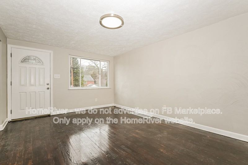 107 Macfarlane Dr - Photo 3 of 17