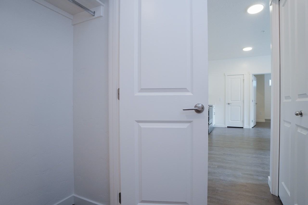 7670 West Emerald Street - Photo 4 of 31