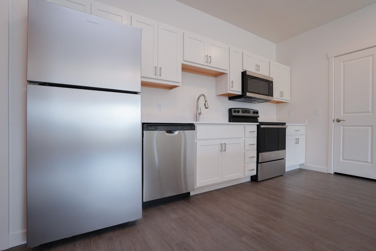7670 West Emerald Street - Photo 7 of 31