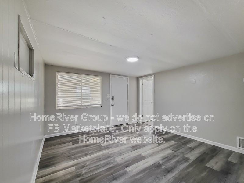 10026 Viscount Dr - Photo 2 of 20