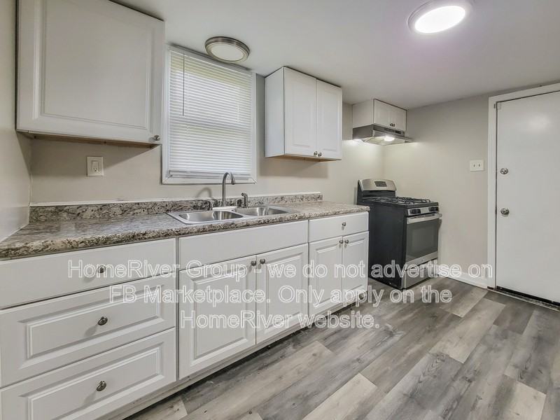 10026 Viscount Dr - Photo 4 of 20