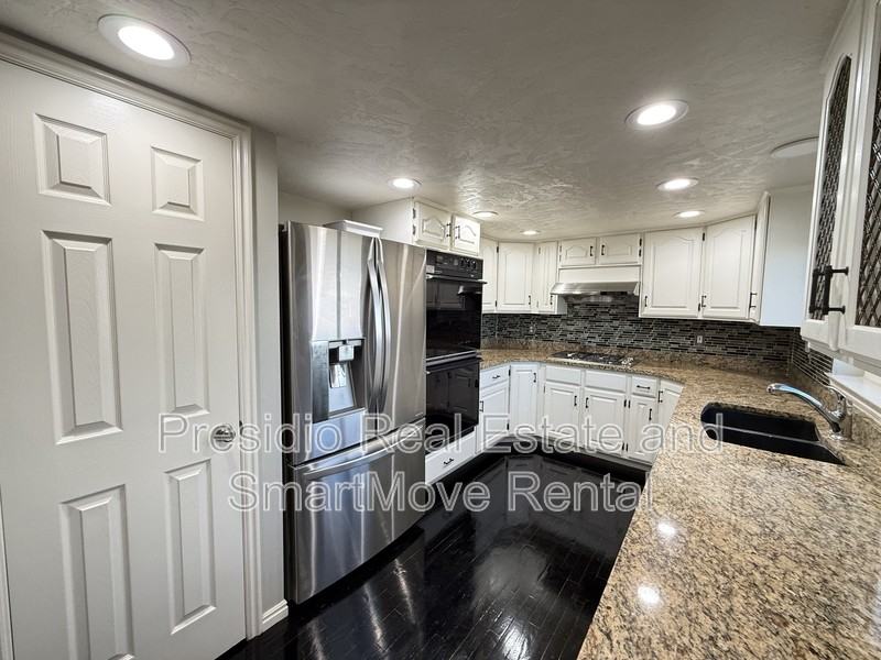 3408 Huntington Dr - Photo 7 of 38