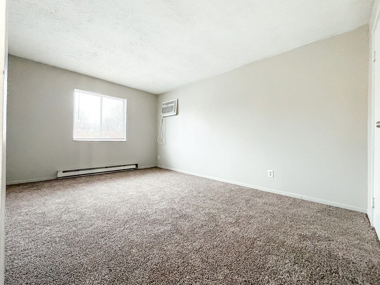 2848 Harrison Avenue - Photo 4 of 7